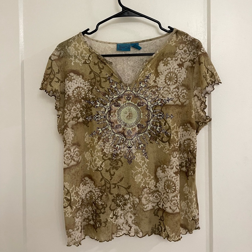 Vintage Y2K Boho Indie Medallion V-Neck Short Sleeve Top in Olive Lettuce Trim